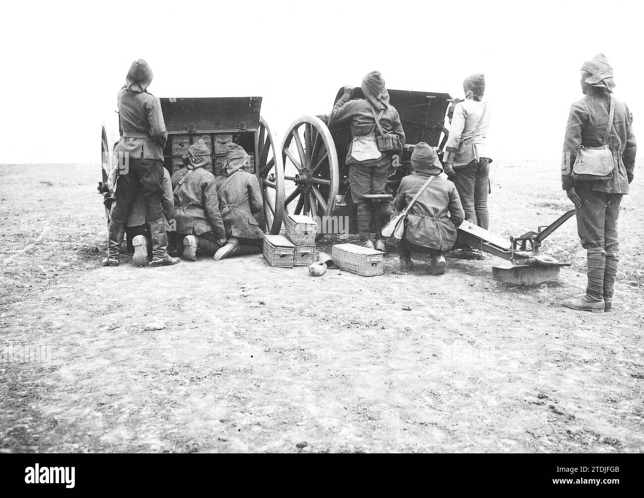 11/30/1914. Dall'esercito ottomano. Pezzi di artiglieria turca in posizione per attaccare il nemico. Crediti: Album / Archivo ABC / Louis Hugelmann Foto Stock