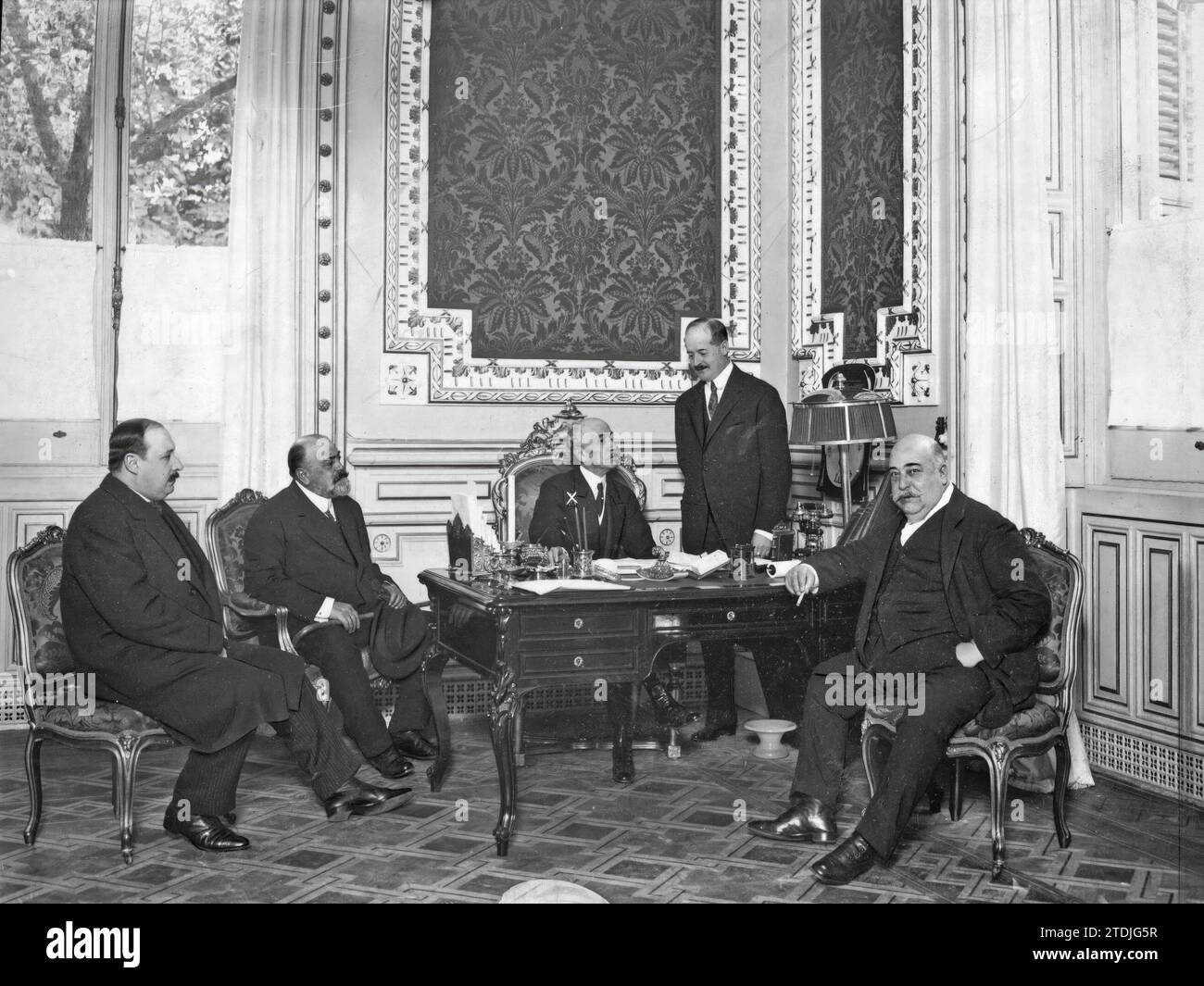 11/08/1914. La nuova Presidenza del Consiglio. Il capo del governo, il signor dato (X), nella nuova Presidenza, installato in quello che era il palazzo dell'Infante D. Carlos, in castigliano e la cui inaugurazione è stata verificata ieri. Crediti: Album / Archivo ABC / Julio Duque Foto Stock