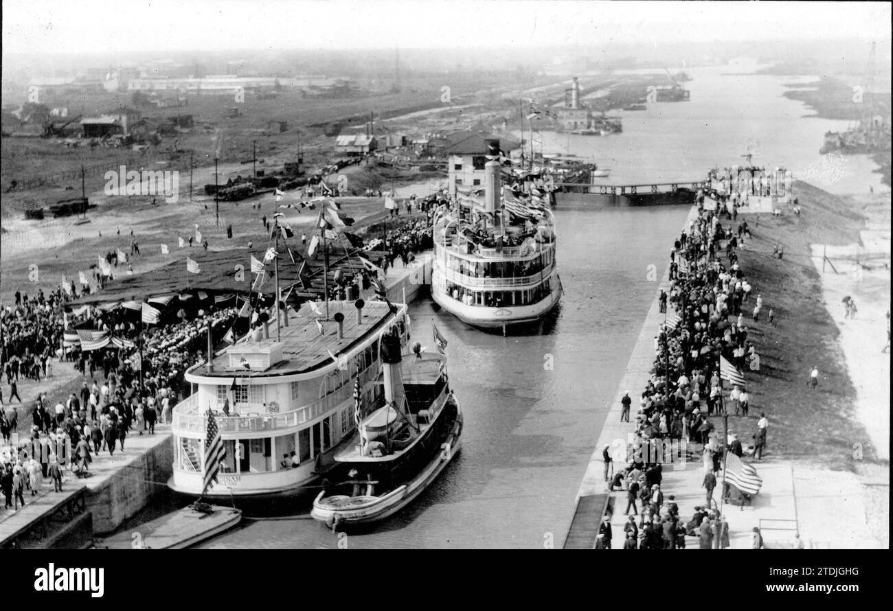 04/30/1923. Nel New Riverway degli Stati Uniti. Inaugurazione del canale industriale di New Orleans, lungo 10 chilometri navigabile per navi fino a 10.000 tonnellate, la sua costruzione, che è costata 20 milioni di dollari, è iniziata nel giugno 1918. Crediti: Album / Archivo ABC / Marín Foto Stock