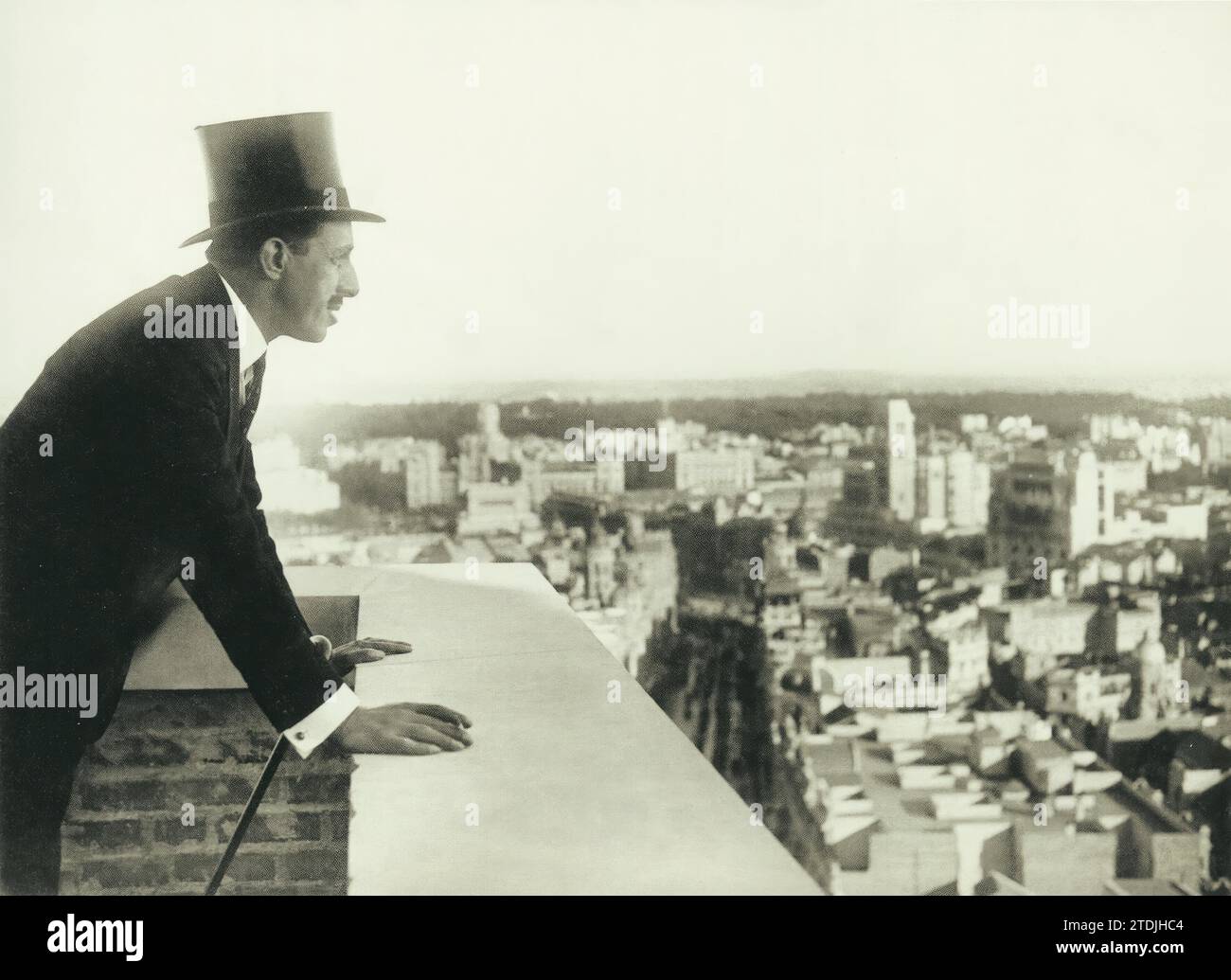 12/31/1927. La vista migliore. «Il Re sulla terrazza del nuovo edificio Telefónica». Crediti: Album / Archivo ABC / Marín Foto Stock