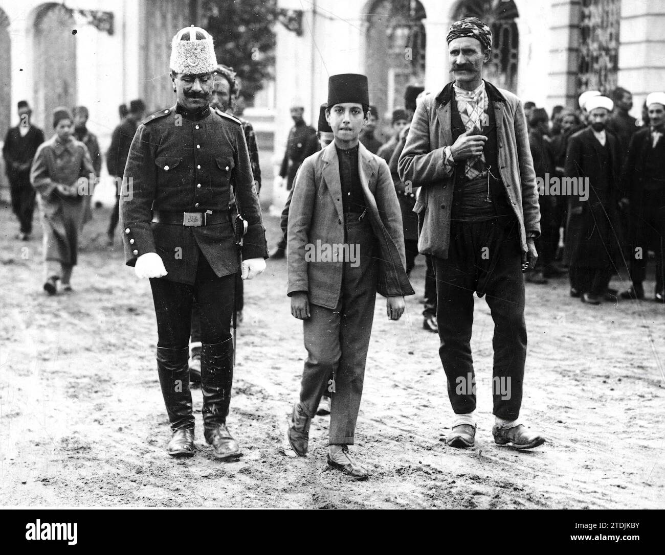 09/30/1912. Arrestato e assolto. Turkish Boy, che fu arrestato per aver chiesto al sultano di non portare in guerra suo fratello, l'unico vincitore della famiglia. Il sultano lo fece rilasciare e gli concesse ciò che aveva chiesto. Crediti: Album / Archivo ABC Foto Stock