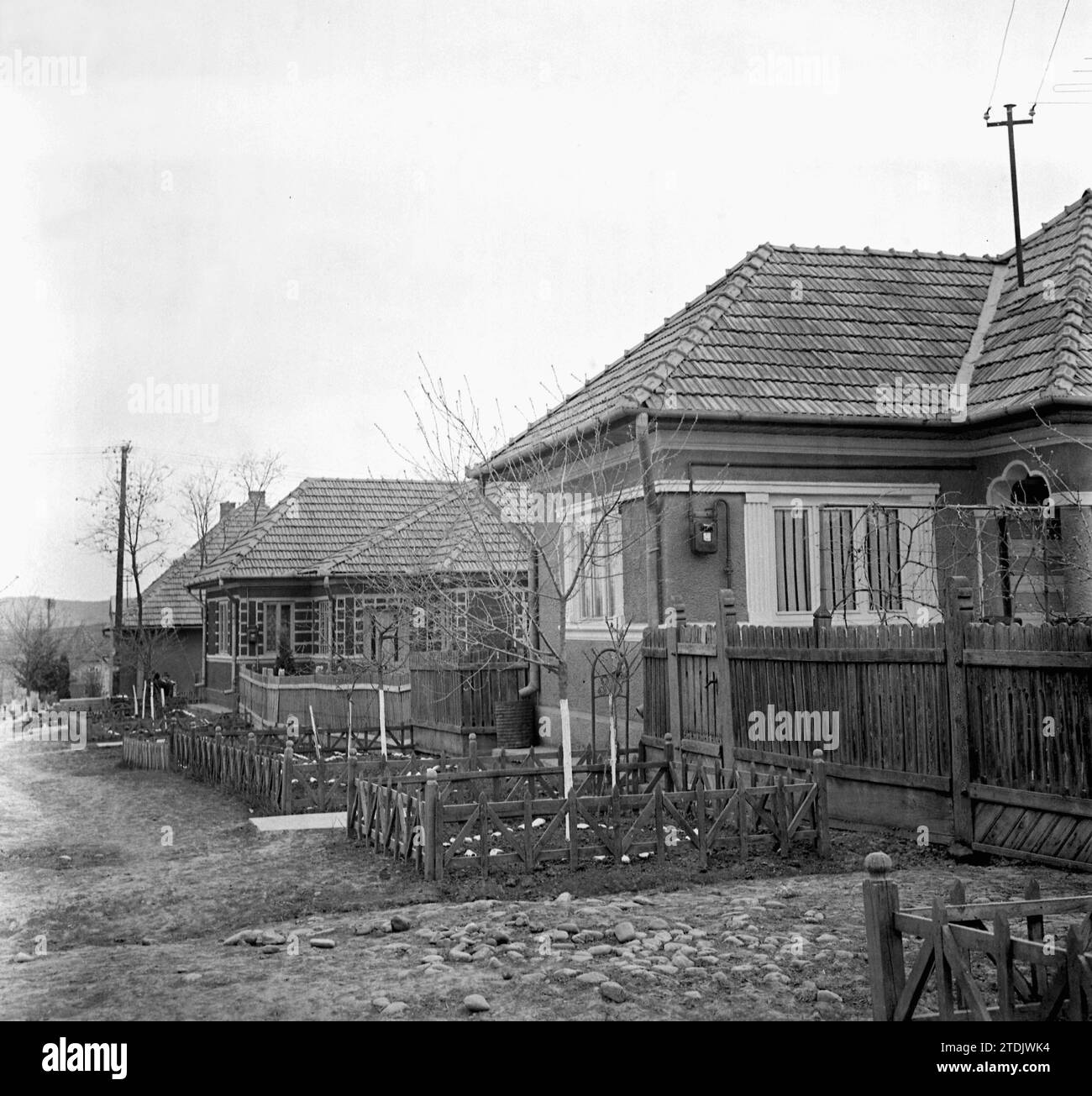 Case in un villaggio nella contea di Timis, Repubblica Socialista di Romania, circa 1976 Foto Stock