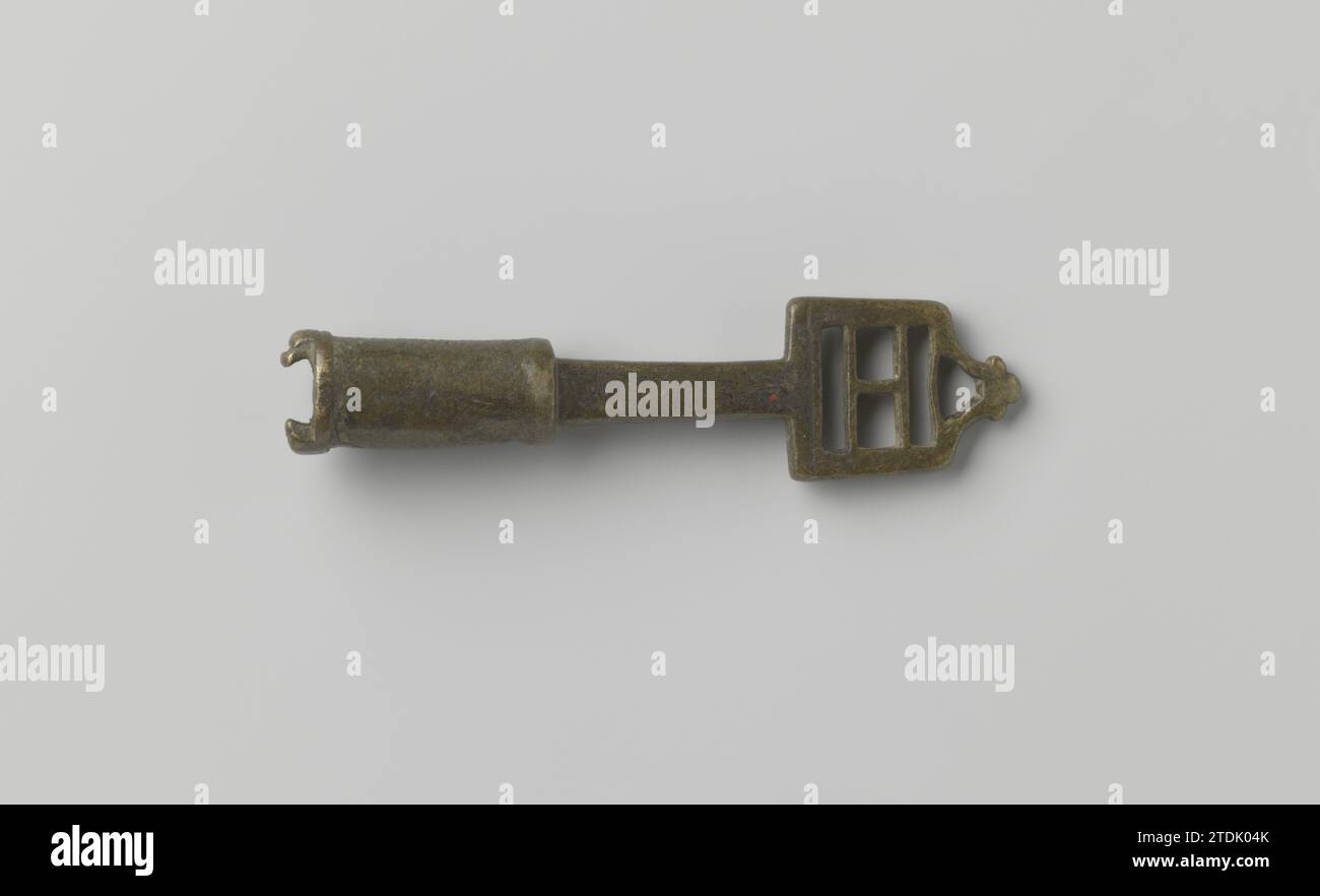 Chiave, c. 1400 - c. 1950 chiave visiva che può probabilmente servire su entrambi i lati. La parte spessa dello stelo termina in due ganci; sulla parte sottile c'è una barba quadrata a fessura che termina con un motivo a foglia sul fondo. Chiave di visibilità in ferro (metallo) che può probabilmente servire su entrambi i lati. La parte spessa dello stelo termina in due ganci; sulla parte sottile c'è una barba quadrata a fessura che termina con un motivo a foglia sul fondo. ferro (metallo) Foto Stock