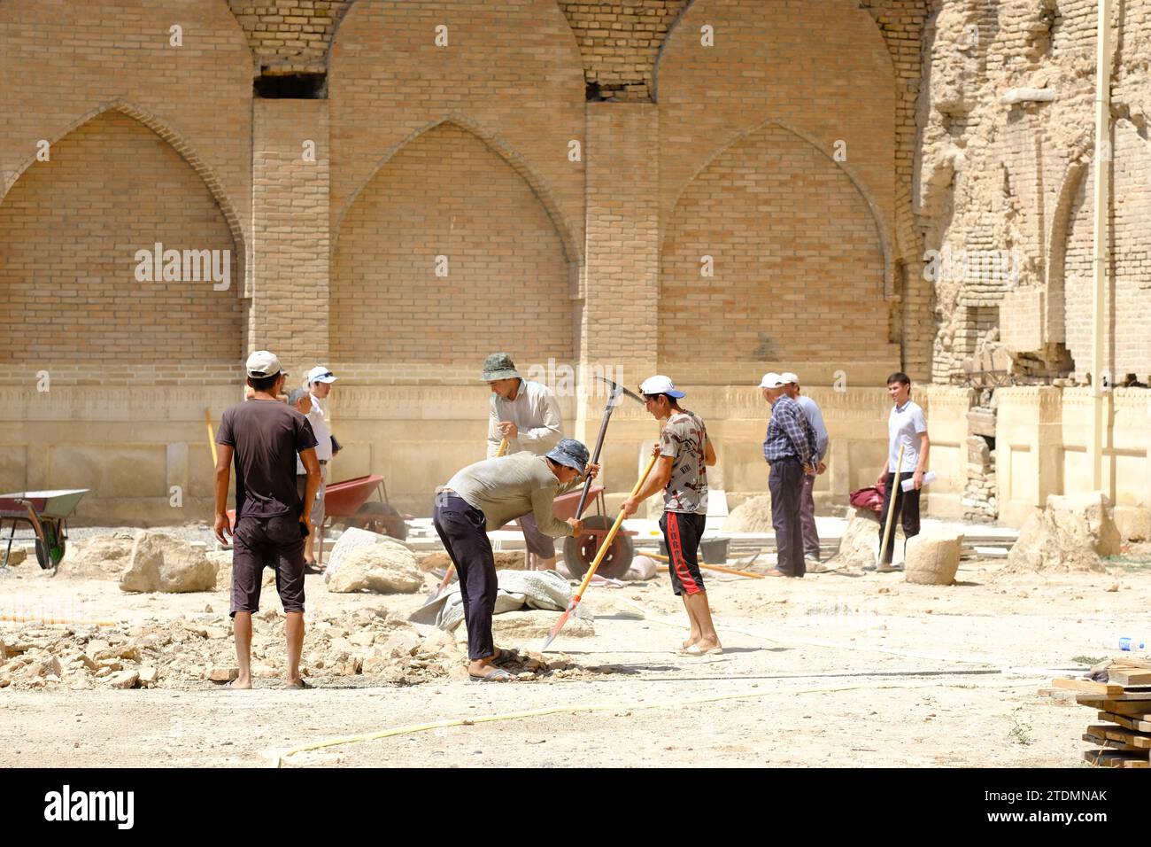 Samarcanda Uzbekistan lavori di riassorbimento in corso presso la moschea di Bibi Khanym nell'agosto 2022 Foto Stock