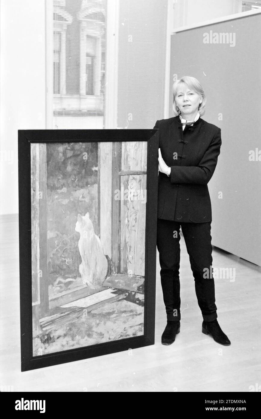 Tre dipendenti del Frans Hals Museum e Verweyhal, Haarlem, Grote Markt, Paesi Bassi, 05-12-1999, Whizgle News dal passato, su misura per il futuro. Esplora le narrazioni storiche, l'immagine dell'agenzia olandese olandese con una prospettiva moderna, colmando il divario tra gli eventi di ieri e quelli di domani. Un viaggio senza tempo che delinea le storie che plasmano il nostro futuro Foto Stock