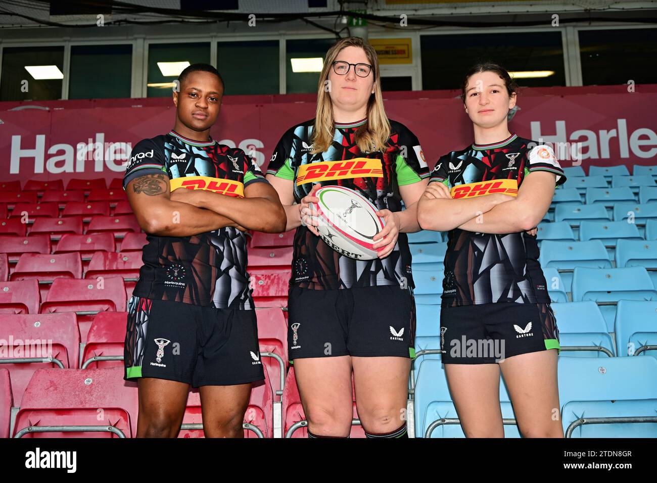 Londra, Regno Unito. 19 dicembre 2023. Makeda Lewis, Bryony Cleall e Flo Robinson partecipano all'Harlequins Rugby Club rivela 2023 Women in Sport Heroes List come obiettivo del record mondiale, "Big Game 15" al Twickenham Stoop Stadium, Londra, Regno Unito. Credito: Vedere li/Picture Capital/Alamy Live News Foto Stock