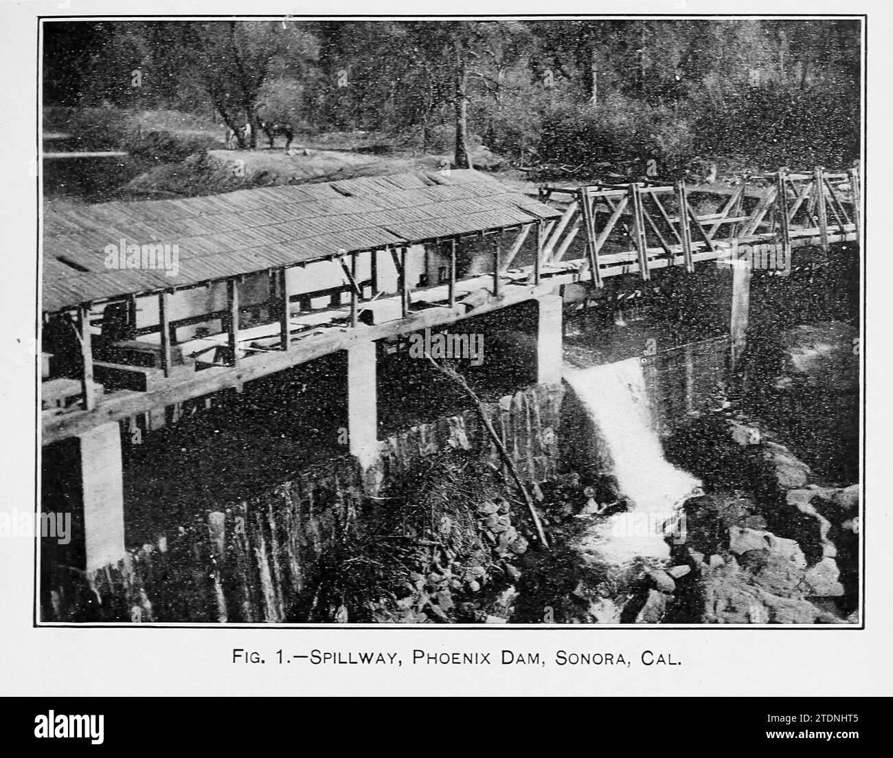 Spillway, Phoenix Dam, Sonora, California dal libro ' The storage of water for irrigation Purposes' di Fortier, Samuel; Bixby, F. L; United States. Ufficio delle stazioni sperimentali; Stati Uniti. Dipartimento dell'Agricoltura Foto Stock