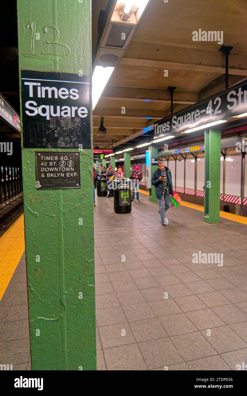 la vie dans le métro de New York - vita sulla metropolitana di New York Foto Stock