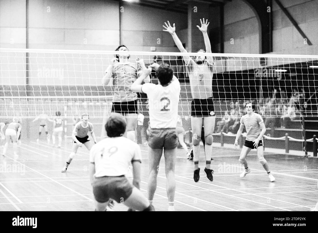 VCY - [..], pallavolo, 07-03-1980, Whizgle News from the Past, su misura per il futuro. Esplora le narrazioni storiche, l'immagine dell'agenzia olandese olandese con una prospettiva moderna, colmando il divario tra gli eventi di ieri e quelli di domani. Un viaggio senza tempo che delinea le storie che plasmano il nostro futuro Foto Stock