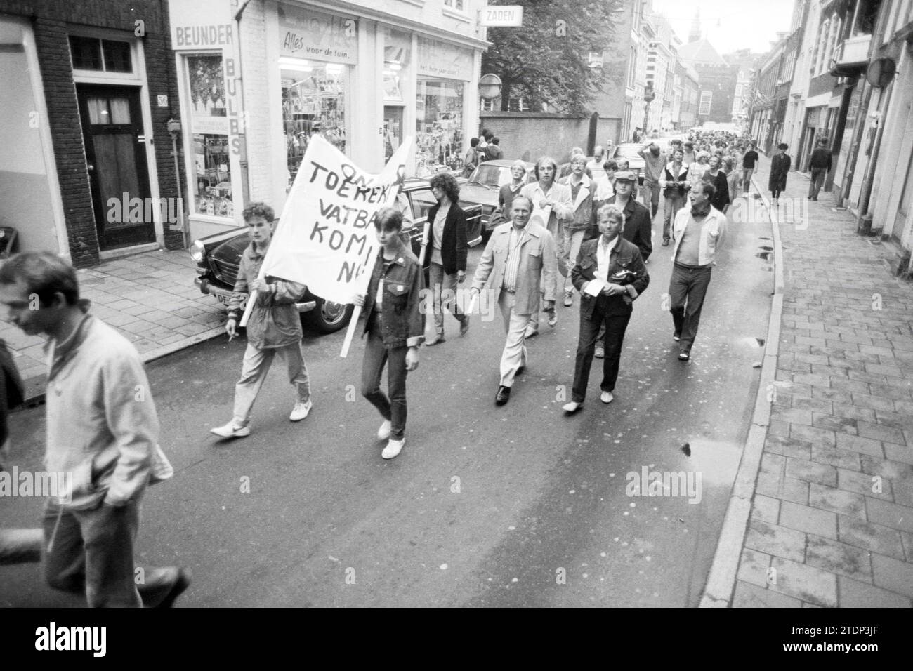 Dimostrazione di razzismo, dimostrazione, 01-09-1983, Whizgle News from the Past, su misura per il futuro. Esplora le narrazioni storiche, l'immagine dell'agenzia olandese olandese con una prospettiva moderna, colmando il divario tra gli eventi di ieri e quelli di domani. Un viaggio senza tempo che delinea le storie che plasmano il nostro futuro Foto Stock Dimostrazione di razzismo, dimostrazione, 01-09-1983, Whizgle News from the Past, su misura per il futuro. Esplora le narrazioni storiche, l'immagine dell'agenzia olandese olandese con una prospettiva moderna, colmando il divario tra gli eventi di ieri e quelli di domani. Un viaggio senza tempo che delinea le storie che plasmano il nostro futuro Foto Stock