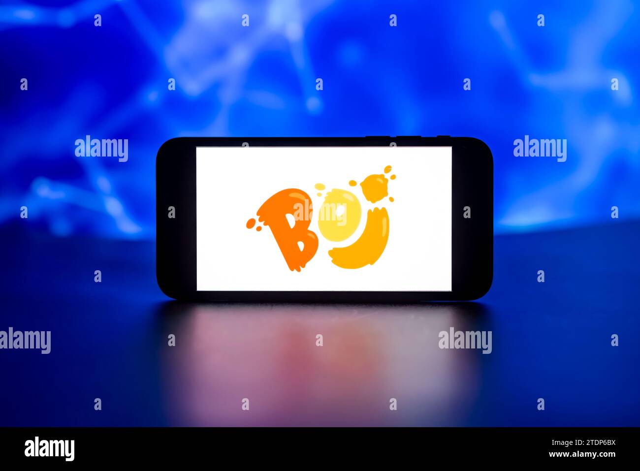 In questa immagine, il logo della serie televisiva Flash Animated BOJ viene visualizzato sullo schermo di un telefono cellulare. (Foto di Idrees Abbas / SOPA Images/Sipa USA) *** rigorosamente per scopi editoriali *** Foto Stock