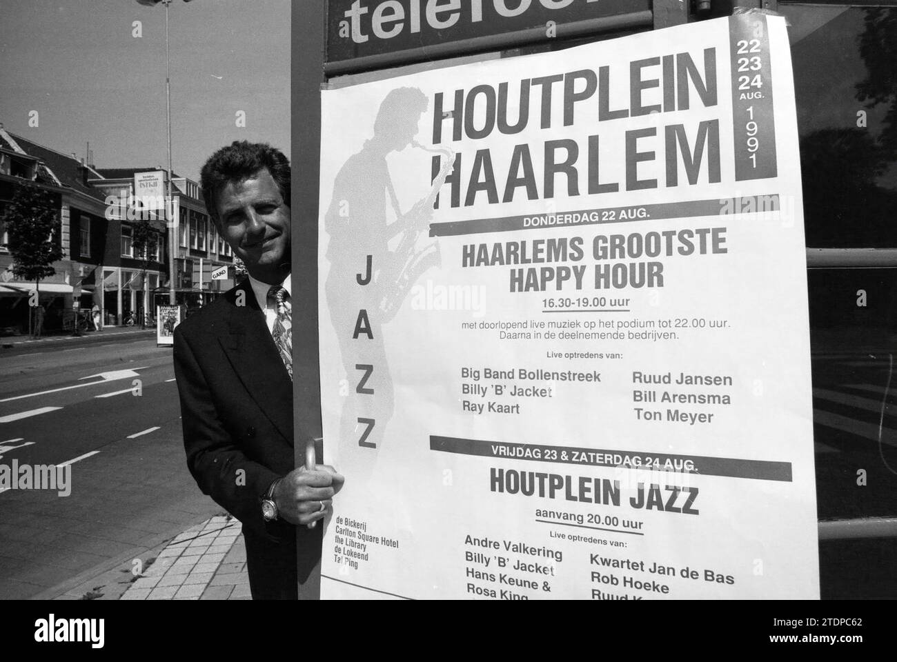 Mr. Boy at Houtplein Jazz poster, Haarlem, Houtplein, Paesi Bassi, 06-08-1991, Whizgle News dal passato, su misura per il futuro. Esplora le narrazioni storiche, l'immagine dell'agenzia olandese olandese con una prospettiva moderna, colmando il divario tra gli eventi di ieri e quelli di domani. Un viaggio senza tempo che delinea le storie che plasmano il nostro futuro Foto Stock