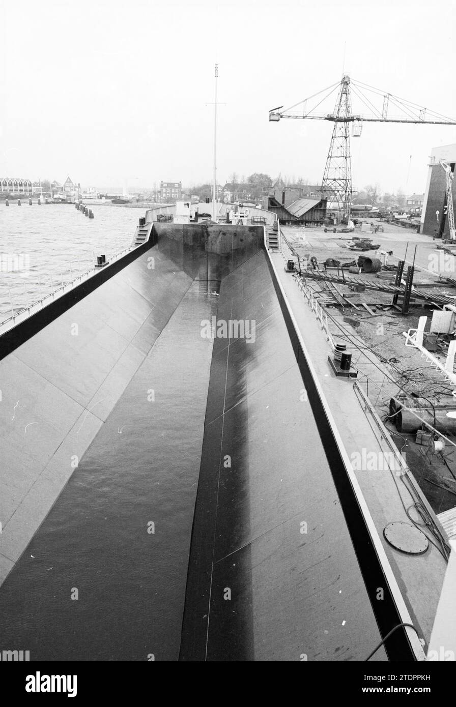 Cantiere navale Stapel Spaarndam, Spaarndam, Ships, 15-11-1978, Whizgle News from the Past, su misura per il futuro. Esplora le narrazioni storiche, l'immagine dell'agenzia olandese olandese con una prospettiva moderna, colmando il divario tra gli eventi di ieri e quelli di domani. Un viaggio senza tempo che delinea le storie che plasmano il nostro futuro Foto Stock