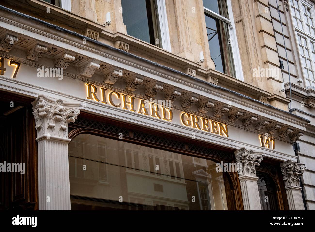 LONDRA - 14 DICEMBRE 2023: Richard Green su Bond Streetm Mayfair. Galleria specializzata in dipinti impressionisti e britannici moderni. Foto Stock