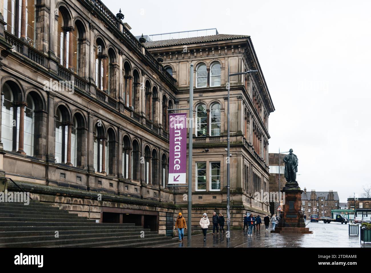 Edimburgo, Regno Unito - 4 dicembre 2023: Il National Museum of Scotland. È un museo di storia e cultura scozzese Foto Stock