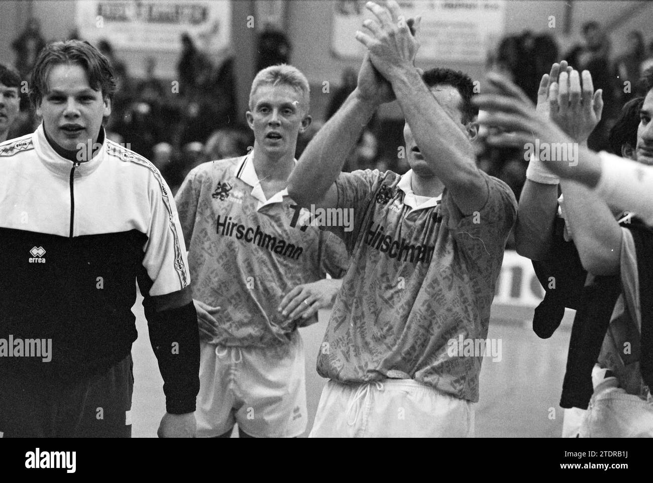 Haarlem Handball Week Paesi Bassi - Romania, Haarlem, Paesi Bassi, 20-11-1993, Whizgle News from the Past, su misura per il futuro. Esplora le narrazioni storiche, l'immagine dell'agenzia olandese olandese con una prospettiva moderna, colmando il divario tra gli eventi di ieri e quelli di domani. Un viaggio senza tempo che delinea le storie che plasmano il nostro futuro Foto Stock