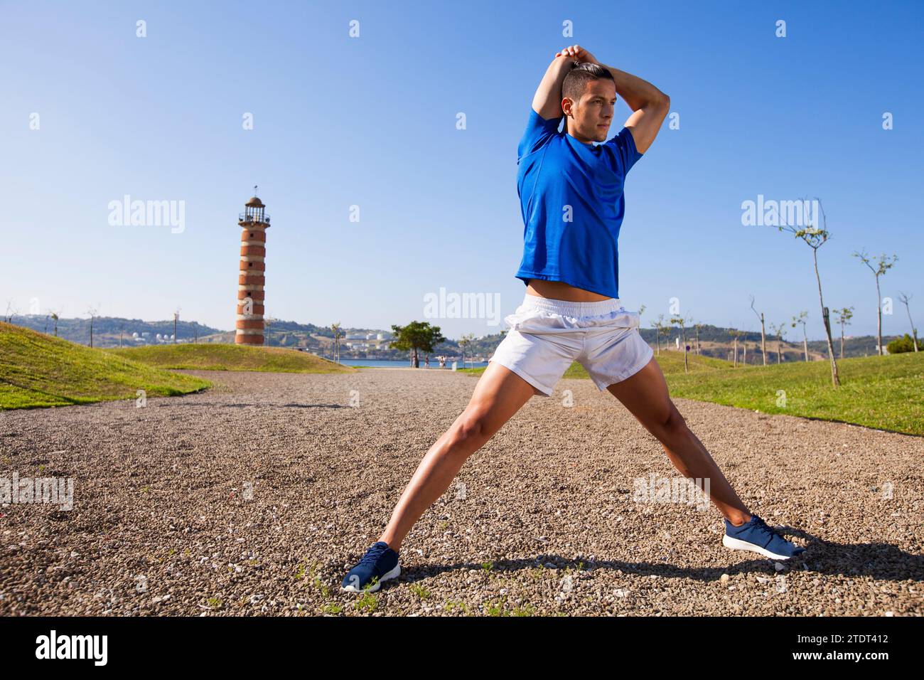 Giovani che si allenano all'aperto nella città di Lisbona Foto Stock