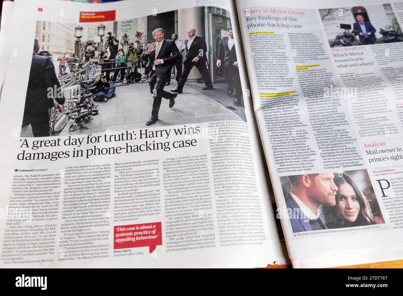 "A Great Day for Truth" (principe) Harry vince Damages in Phone hacking Case", titolo del quotidiano Guardian in tribunale il 16 dicembre 2023 Londra Inghilterra Regno Unito Foto Stock