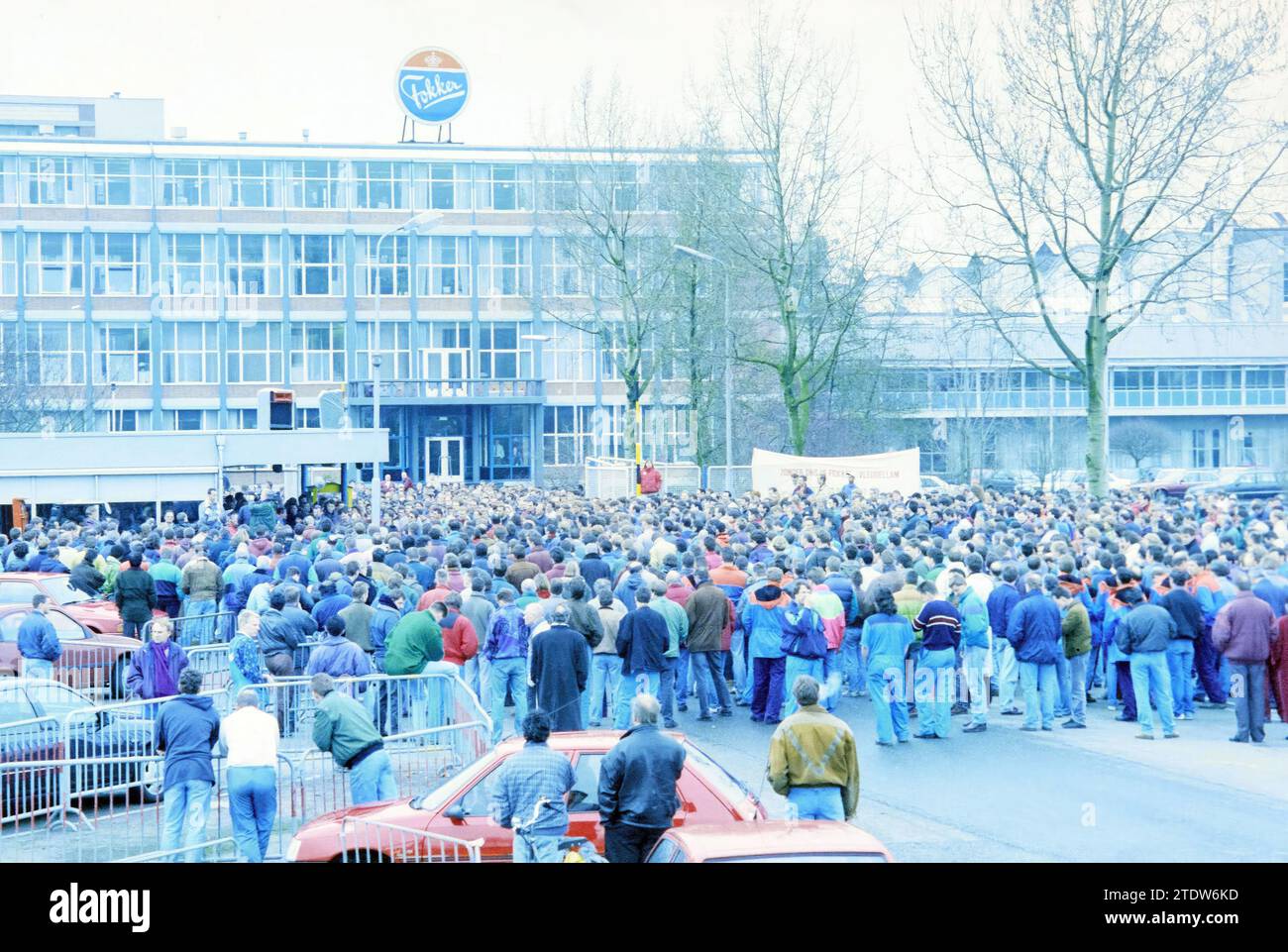 Promozione a Fokker, Schiphol-Oost, Schiphol, 07-03-1994, Whizgle News from the Past, su misura per il futuro. Esplora le narrazioni storiche, l'immagine dell'agenzia olandese olandese con una prospettiva moderna, colmando il divario tra gli eventi di ieri e quelli di domani. Un viaggio senza tempo che delinea le storie che plasmano il nostro futuro Foto Stock