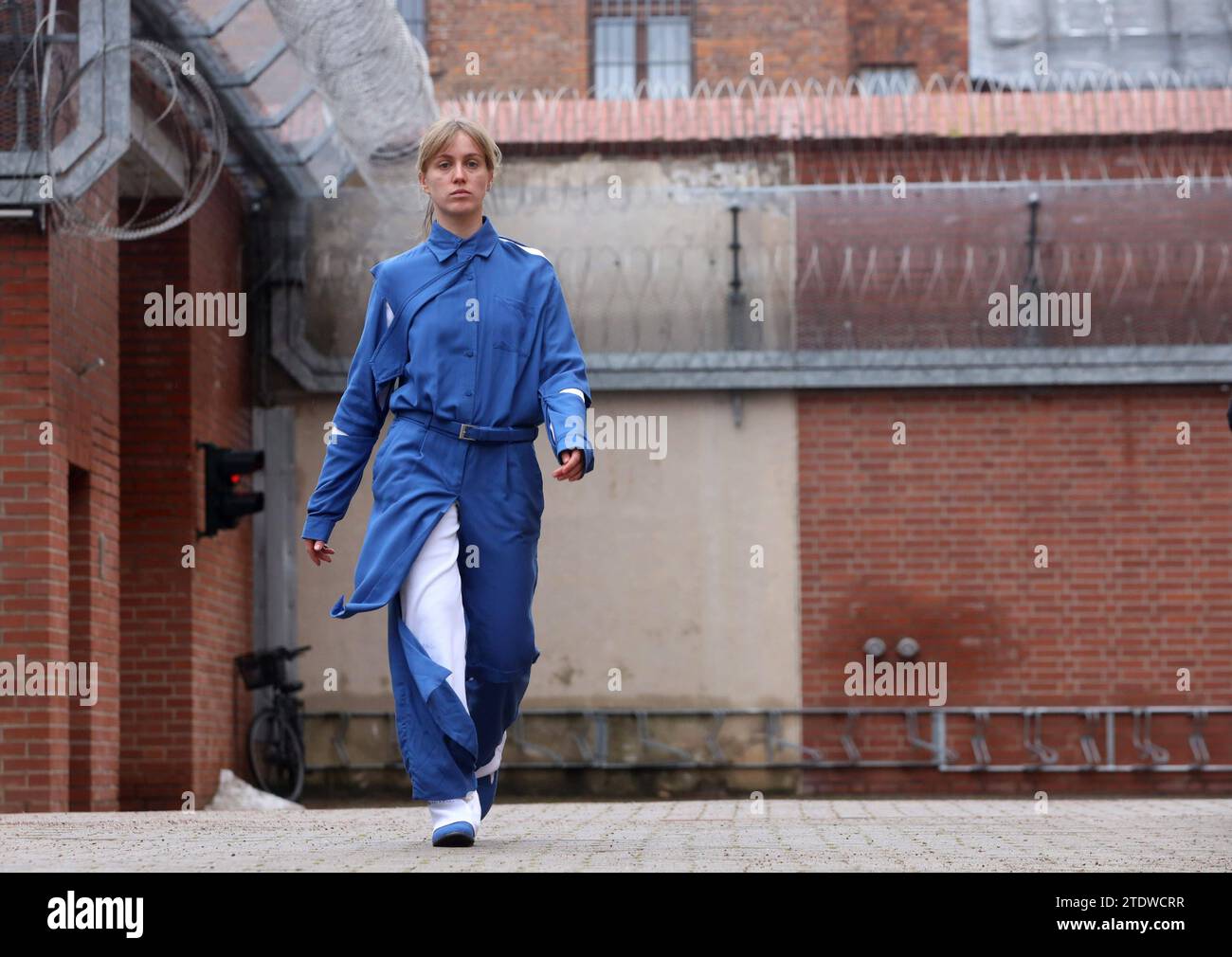 07.12.2023 / Sachsen Anhalt SachsenAnhalt Halle Saale Eine junge