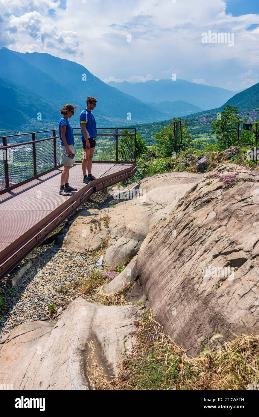 Capo di Ponte: Parco Archeologico Comunale di Seradina-Bedolina, siti di arte rupestre, disegni rupestri in Valcamonica, incisioni rupestri a Bres Foto Stock