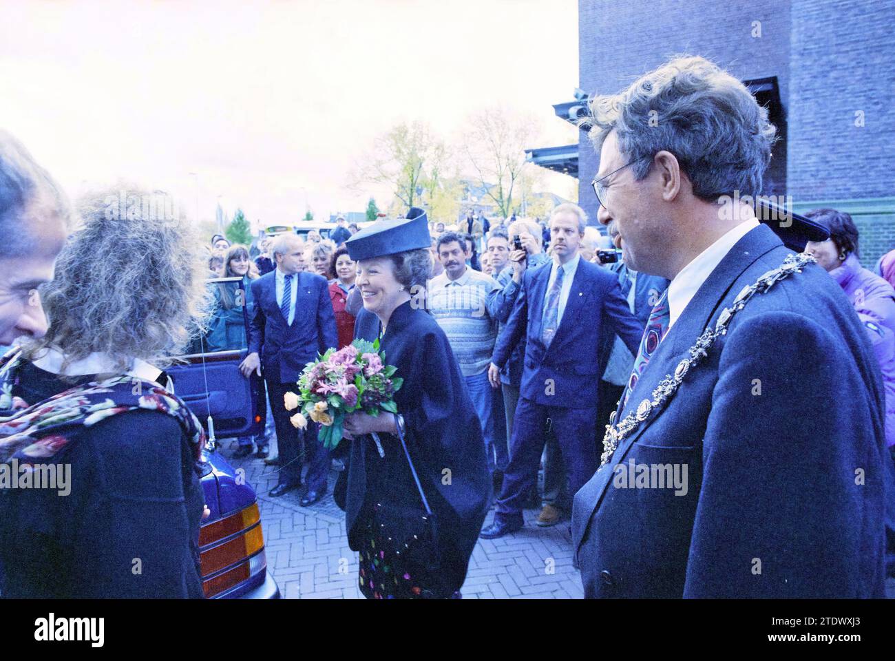 Queen Beatrix, archivio, 30-10-2003, Whizgle News from the Past, su misura per il futuro. Esplora le narrazioni storiche, l'immagine dell'agenzia olandese olandese con una prospettiva moderna, colmando il divario tra gli eventi di ieri e quelli di domani. Un viaggio senza tempo che delinea le storie che plasmano il nostro futuro Foto Stock