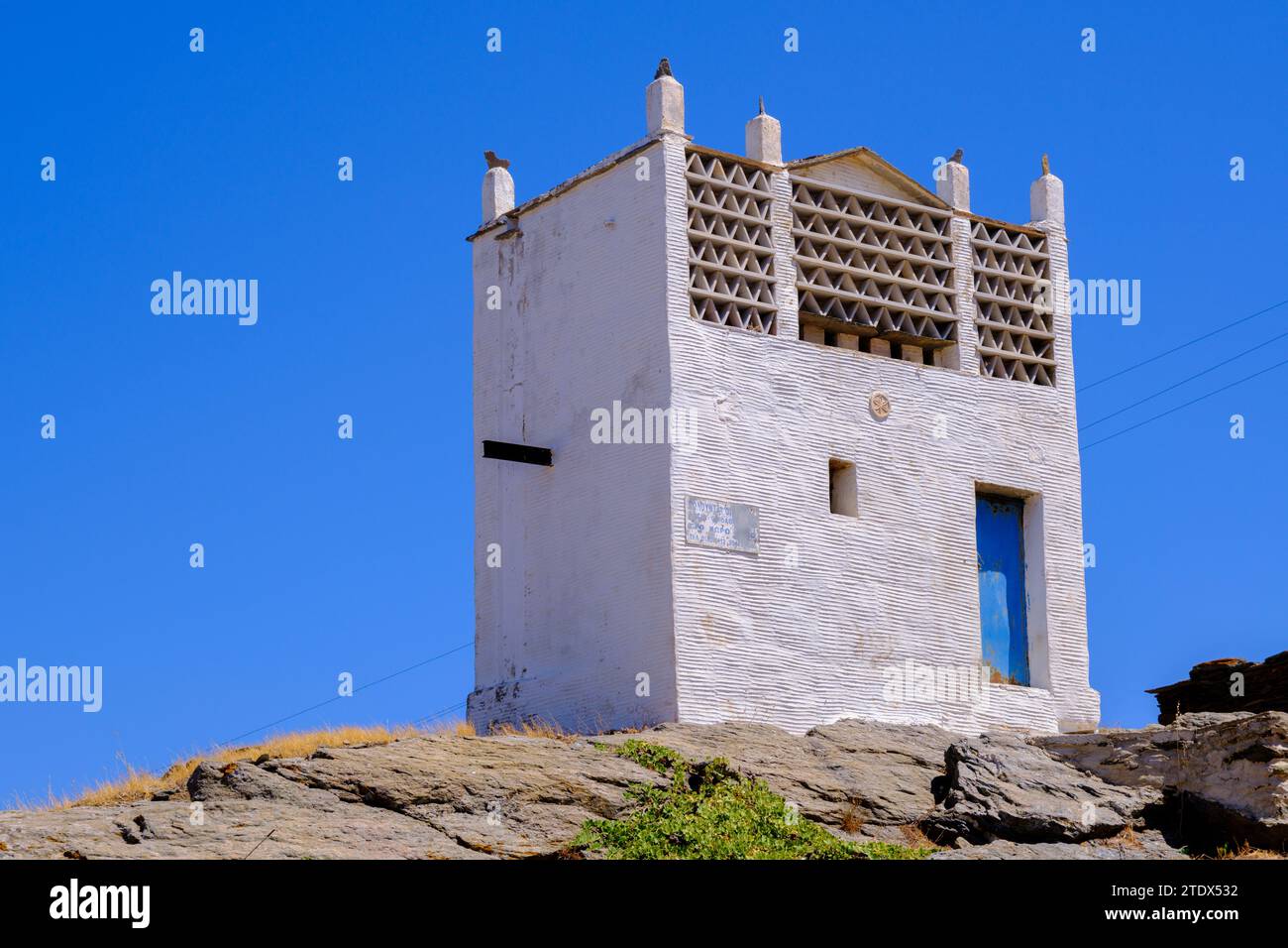 Pyrgos, GR - 6 agosto 2023: Tradizionale piccione sull'isola di Tinos Foto Stock