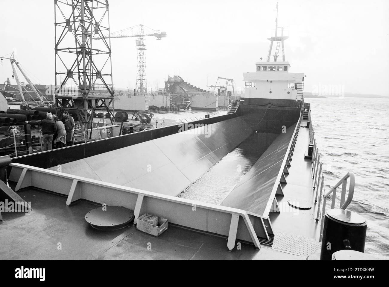 Cantiere navale Stapel Spaarndam, Spaarndam, Ships, 15-11-1978, Whizgle News from the Past, su misura per il futuro. Esplora le narrazioni storiche, l'immagine dell'agenzia olandese olandese con una prospettiva moderna, colmando il divario tra gli eventi di ieri e quelli di domani. Un viaggio senza tempo che delinea le storie che plasmano il nostro futuro. Foto Stock
