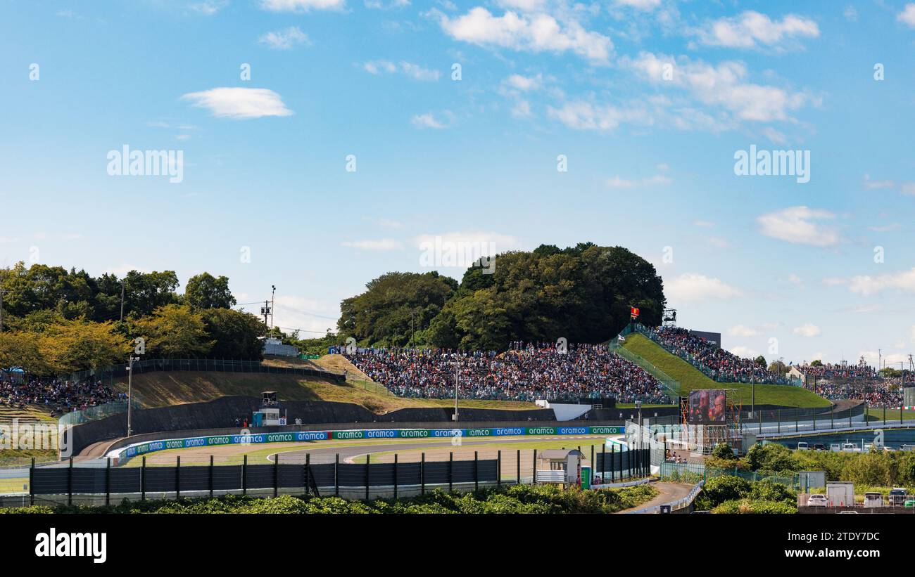 Suzuka Grand Prix Circuit, 20 dicembre 2023: Appassionati di F1 nell'Esses durante il Gran Premio di Formula 1 del Giappone 2023. Foto Stock