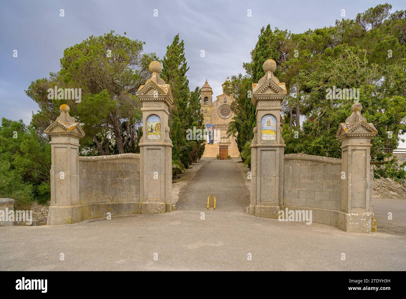 Porta del Santuario di Bonany sulla sommità del Puig de Bonany (Maiorca, Isole Baleari, Spagna) ESP: Puerta del santuario de Bonany en la cumb Foto Stock