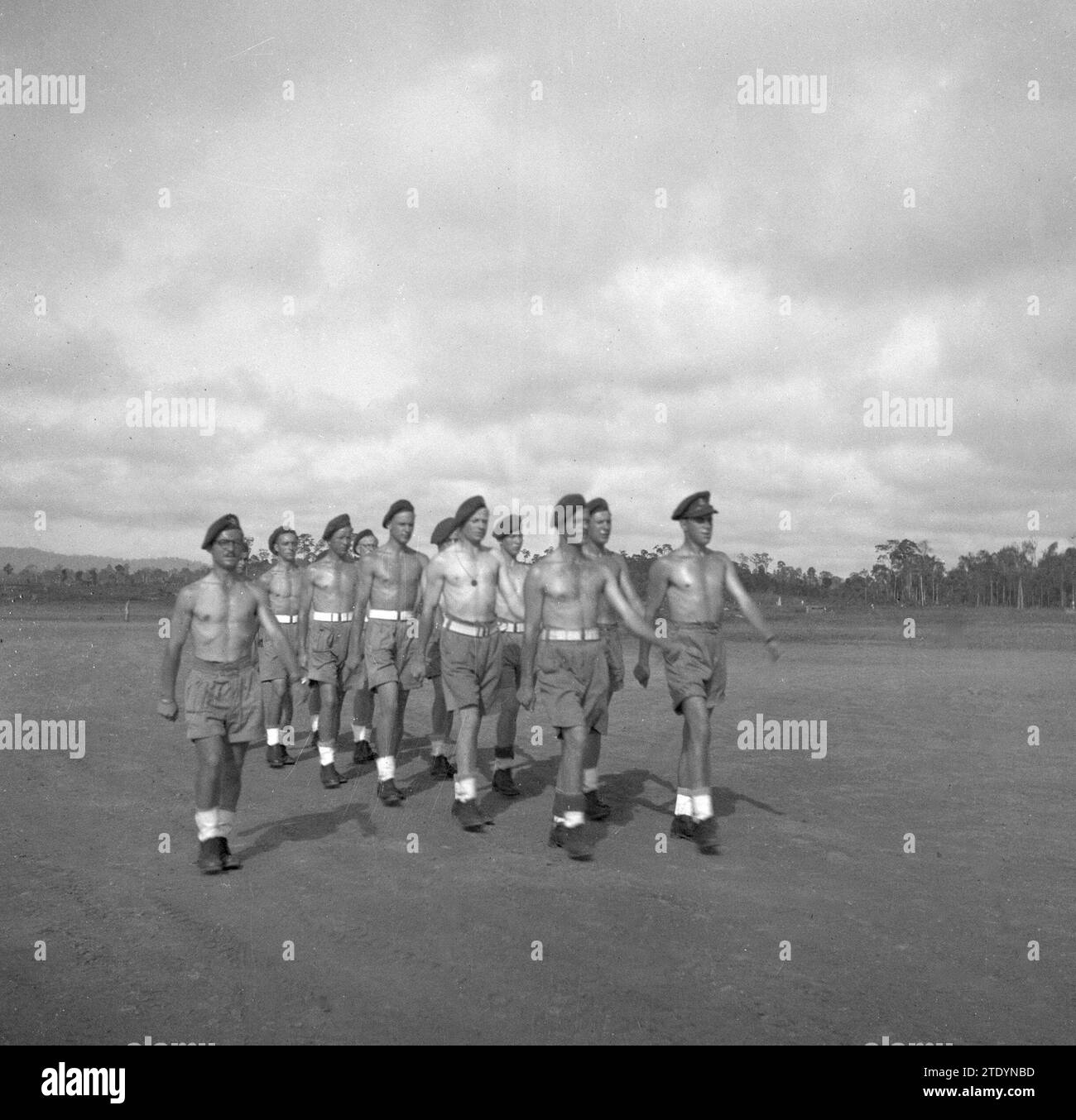 Esercitazione di polizia militare a Camp Chaah a Malacca, CA. Marzo 1946 Foto Stock