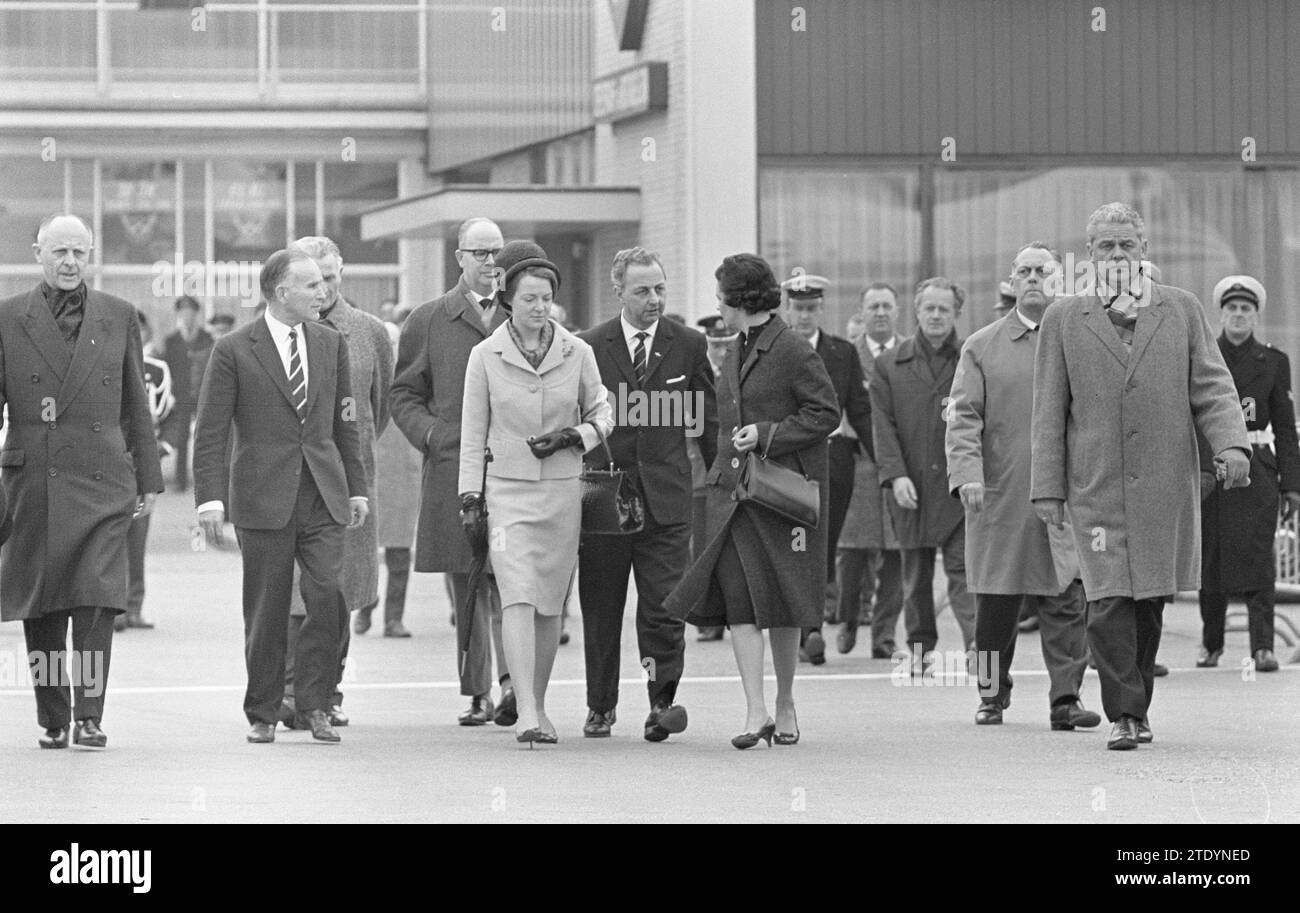 La principessa Irene partì da Schiphol a Parigi, la principessa Irene a Schiphol ca. 8 aprile 1964 Foto Stock