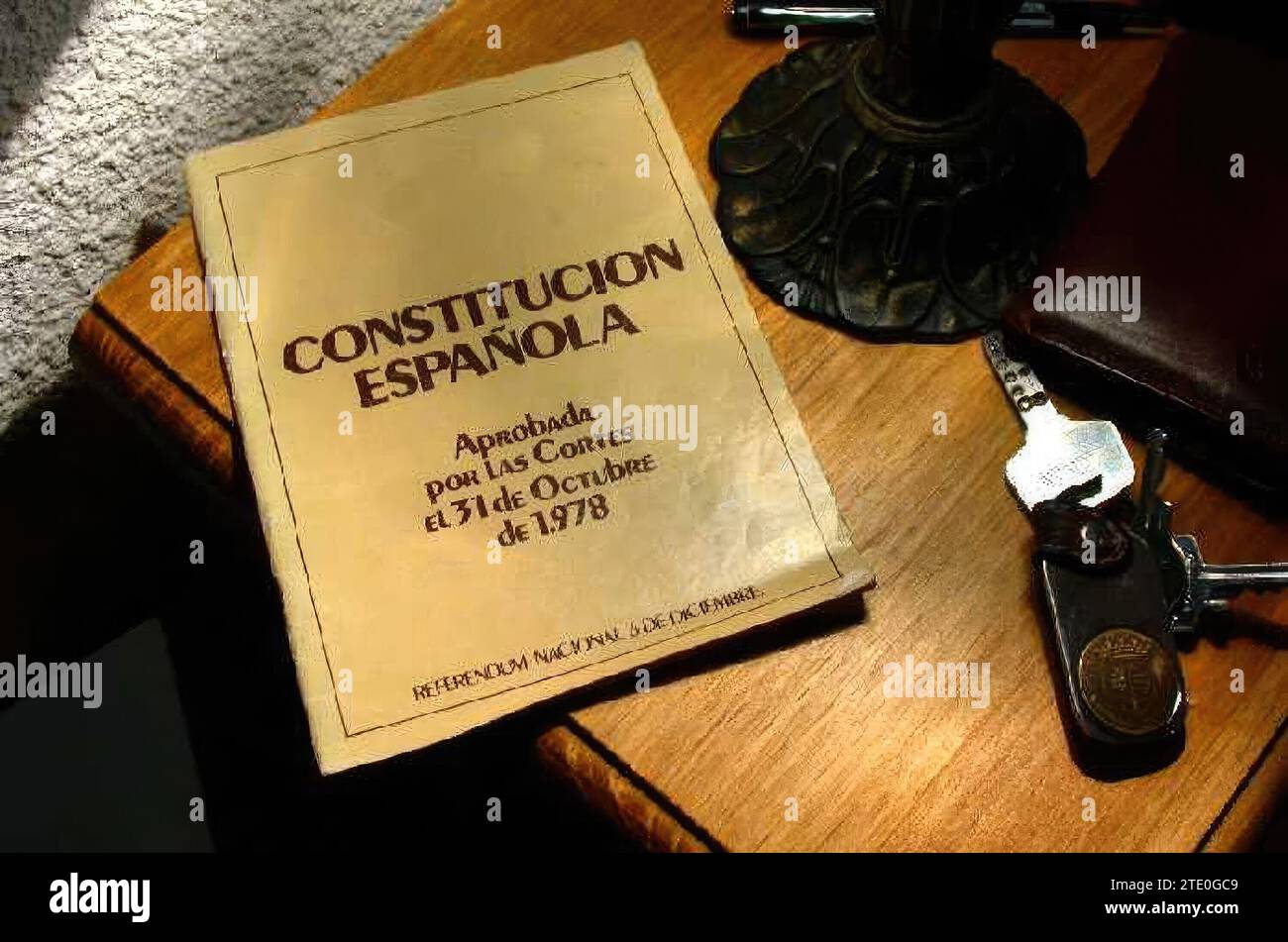 Libro della costituzione spagnola approvato dalle Cortes il 31 ottobre 1978. Crediti: Album / Archivo ABC Foto Stock