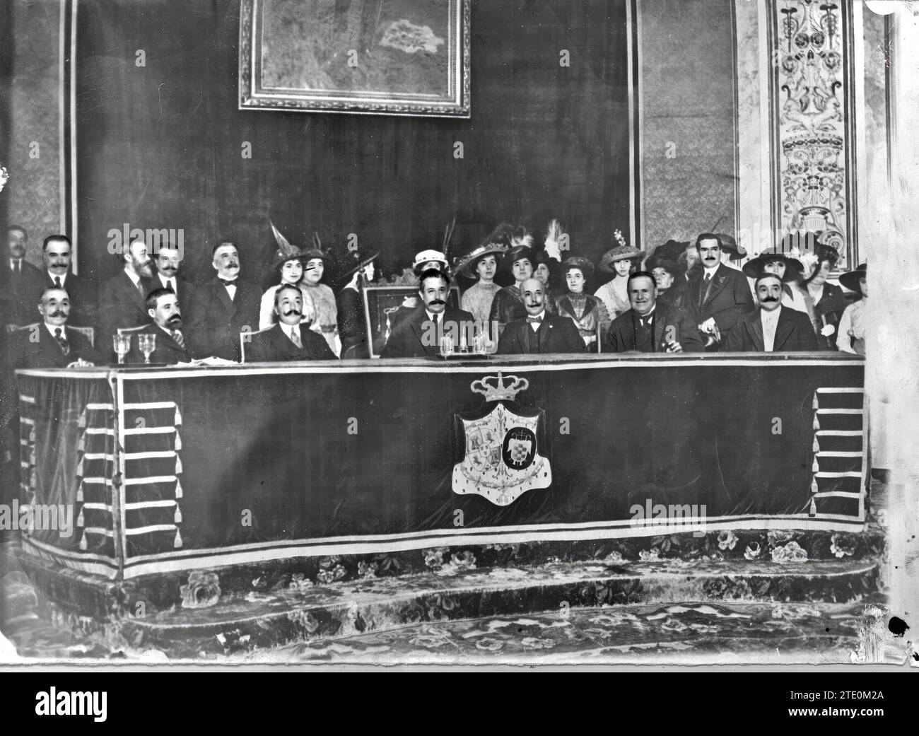 05/25/1913. Nell'auditorium dell'Università centrale. Tavolo presidenziale alla sessione inaugurale del secondo congresso nazionale di Belle Arti del Libro, tenutosi ieri in questa corte. Crediti: Album / Archivo ABC / Julio Duque Foto Stock