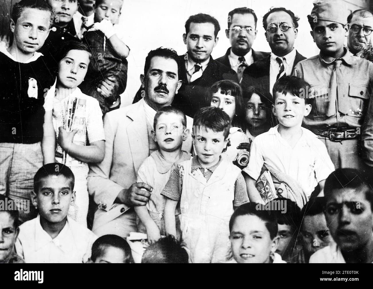 12/31/1936. Il presidente Cárdenas, durante la sua visita ai bambini orfani, è arrivato dalla Spagna, che è passato attraverso questa città sulla strada per Morelia Michoacan, dove il governo messicano li ospiterà e li educerà. Crediti: Album / Archivo ABC / Vidal Foto Stock