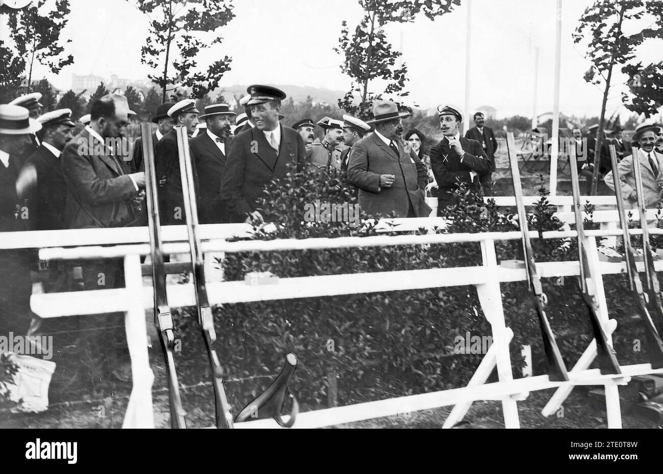 Neguri (Bilbao). Agosto 1913. HM il Re (x), al tiro al piccione Neguri. Crediti: Album / Archivo ABC / Francisco Goñi Foto Stock