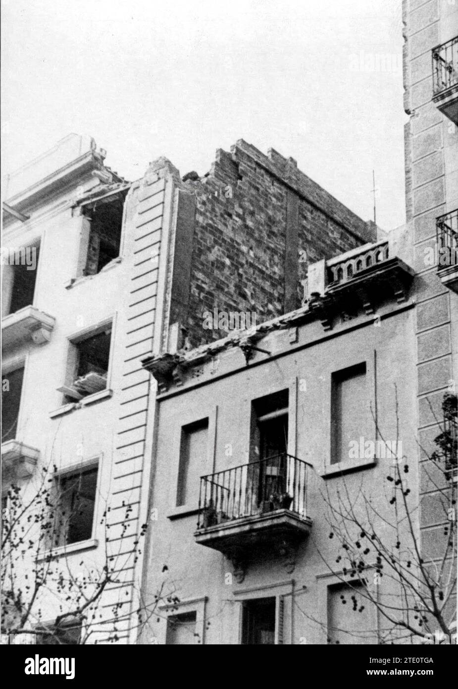 01/31/1937. Distruzione in Two Houses in Mutualidad Street. Crediti: Album / Archivo ABC / Josep Brangulí Foto Stock