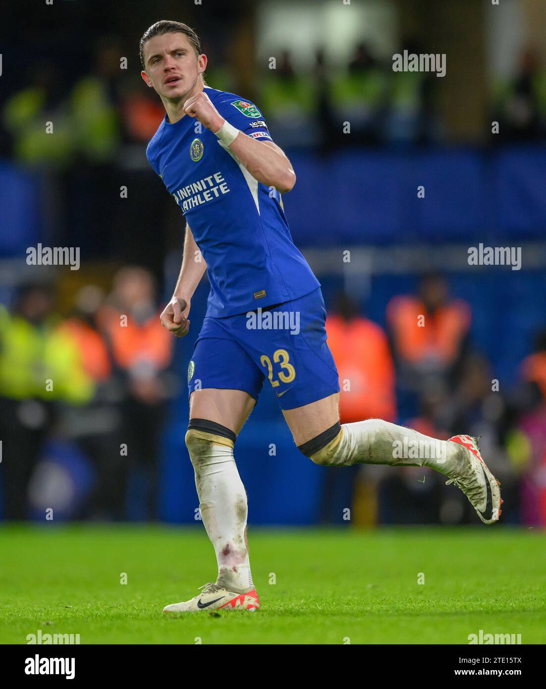 Londra, Regno Unito. 19 dicembre 2023 - Chelsea contro Newcastle United - Carabao Cup 5° turno - Stamford Bridge. Conor Gallagher festeggia il gol nei calci di rigore. Credito immagine: Mark Pain / Alamy Live News Foto Stock