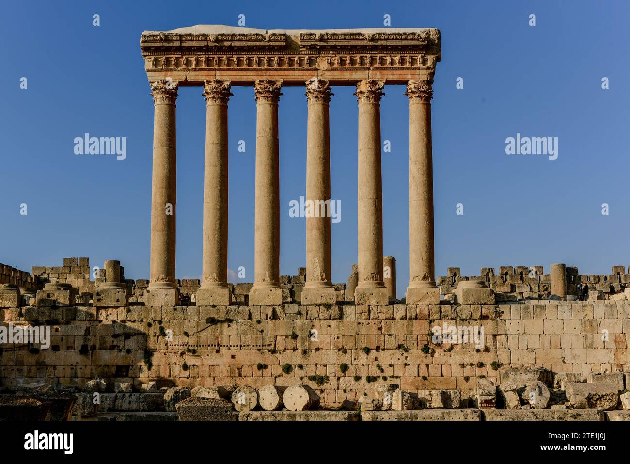 Rovine dell'antico tempio romano di Giove a Baalbek, Valle di Beqaa, Libano. Tra i più grandi e grandiosi e patrimonio dell'umanità dell'UNESCO Foto Stock