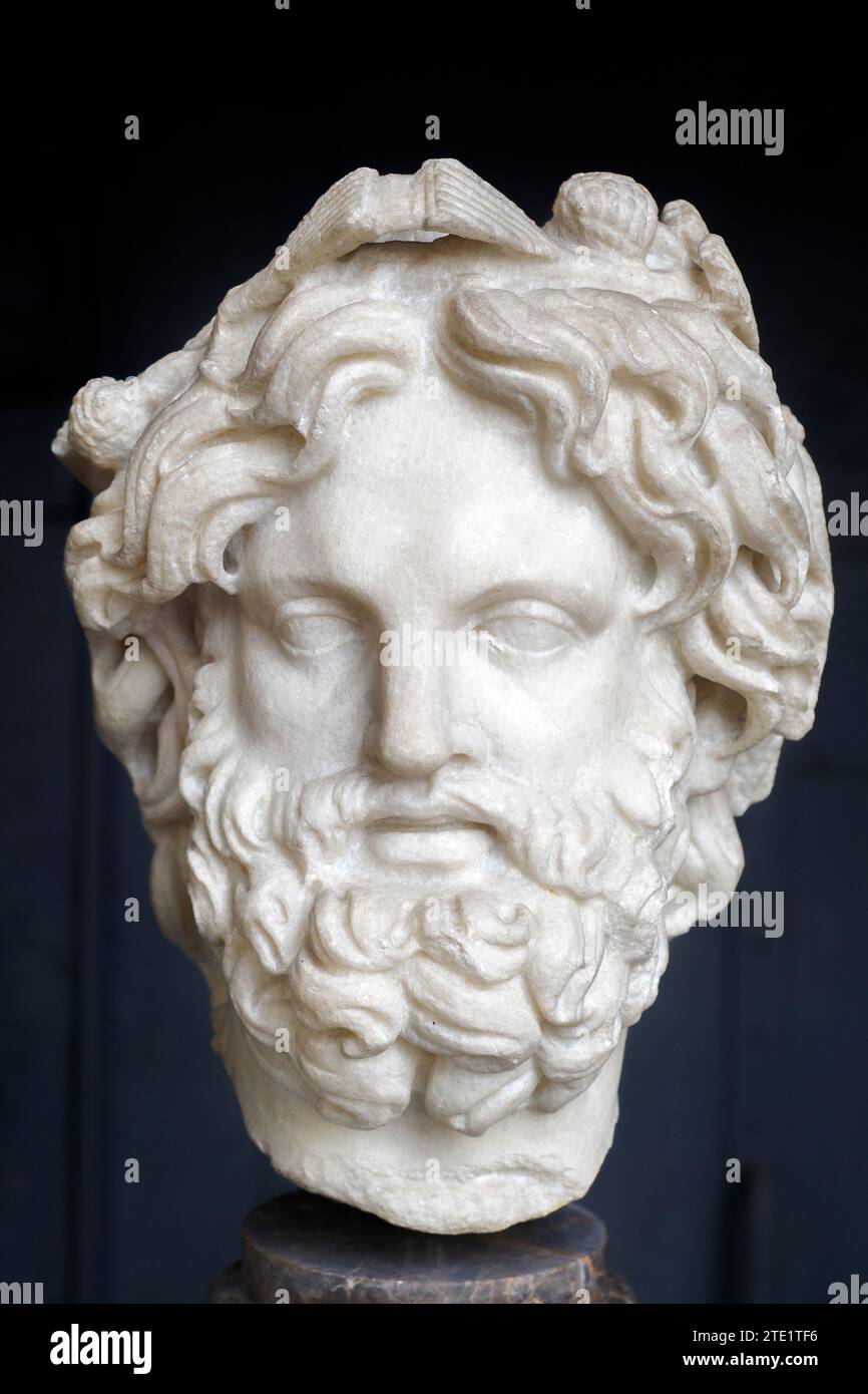 Testa di Silvano coronato di pino; marmo greco insulare - Museo centrale Montemartini, Roma, Italia Foto Stock