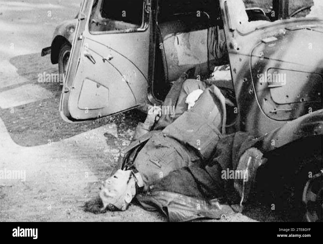 OPERATION MARKET GARDEN 1944. Il generale Friedrich Kussin, comandante militare tedesco del distretto di Arnhem, fu vittima di un'imboscata da una pattuglia del 3rd Battalion Parachute Regiment nel tardo pomeriggio del 17 settembre all'incrocio tra Utrechtseweg e Wolf Hazenlaan ad ovest di Arnhem. Foto Stock
