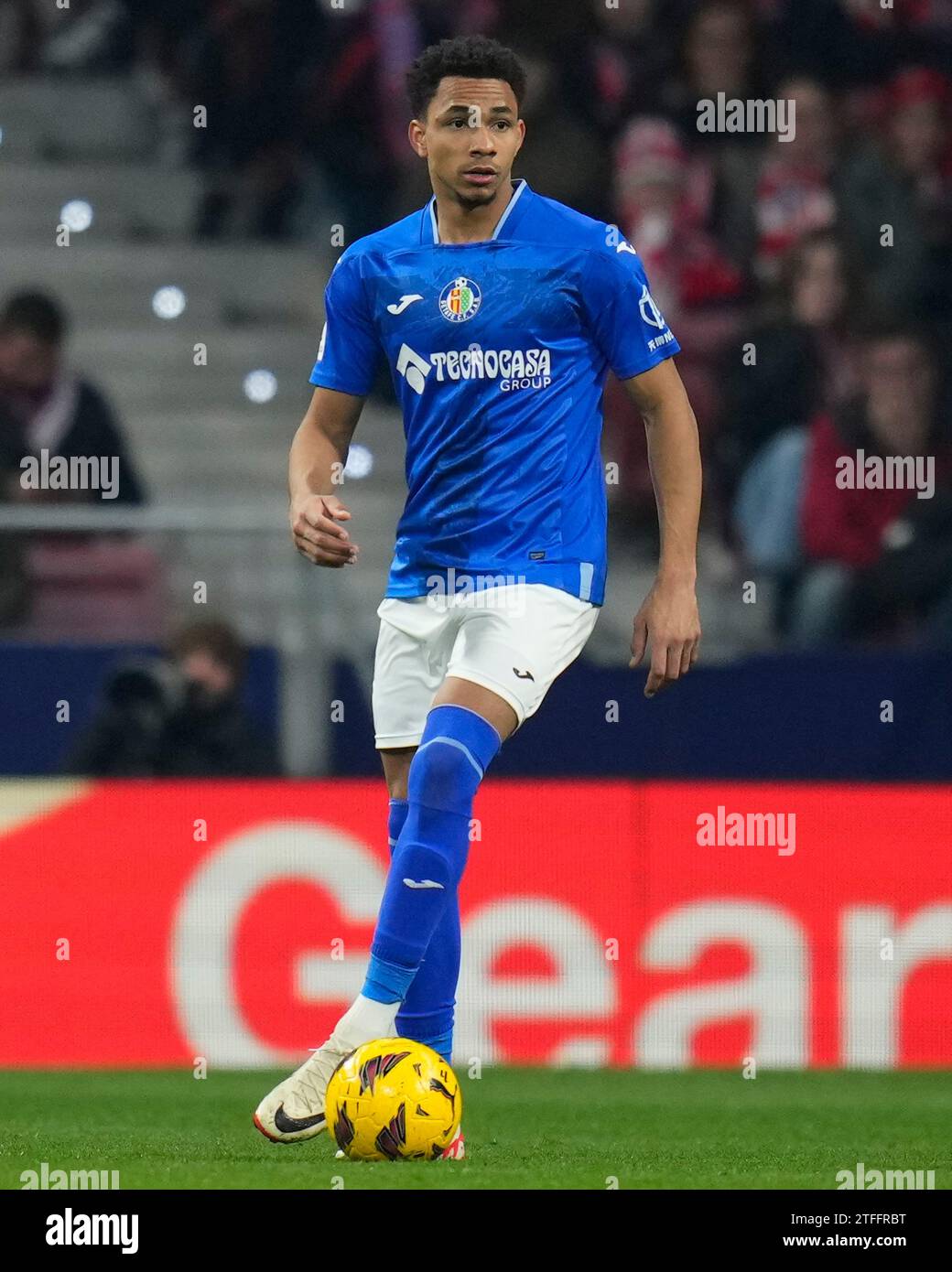 Madrid, Spagna. 19 dicembre 2023. Gaston Alvarez del Getafe CF durante la partita di la Liga tra Atletico de Madrid e Getafe CF giocata allo stadio Civitas Metropolitano il 19 dicembre a Madrid, in Spagna. (Foto di Cesar Cebolla/PRESSINPHOTO) crediti: PRESSINPHOTO SPORTS AGENCY/Alamy Live News Foto Stock