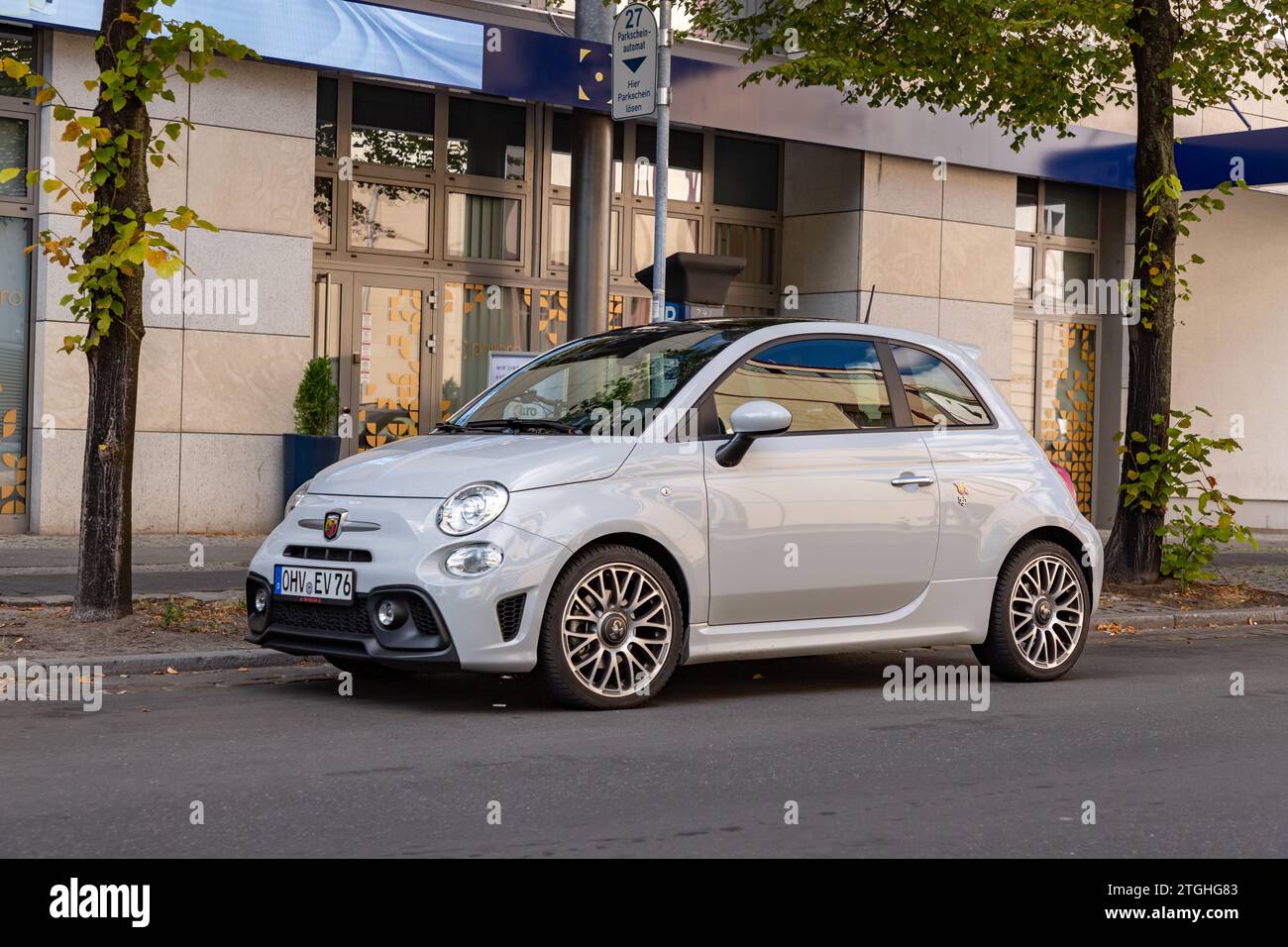 Una foto di un Abarth bianco 500. Foto Stock