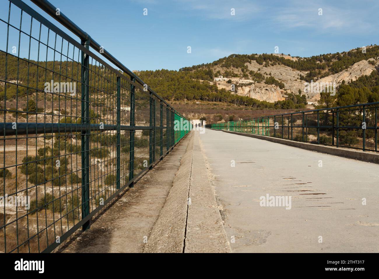 Ponte delle sette lune sul percorso escursionistico e ciclabile della greenway di Alcoi, Spagna Foto Stock