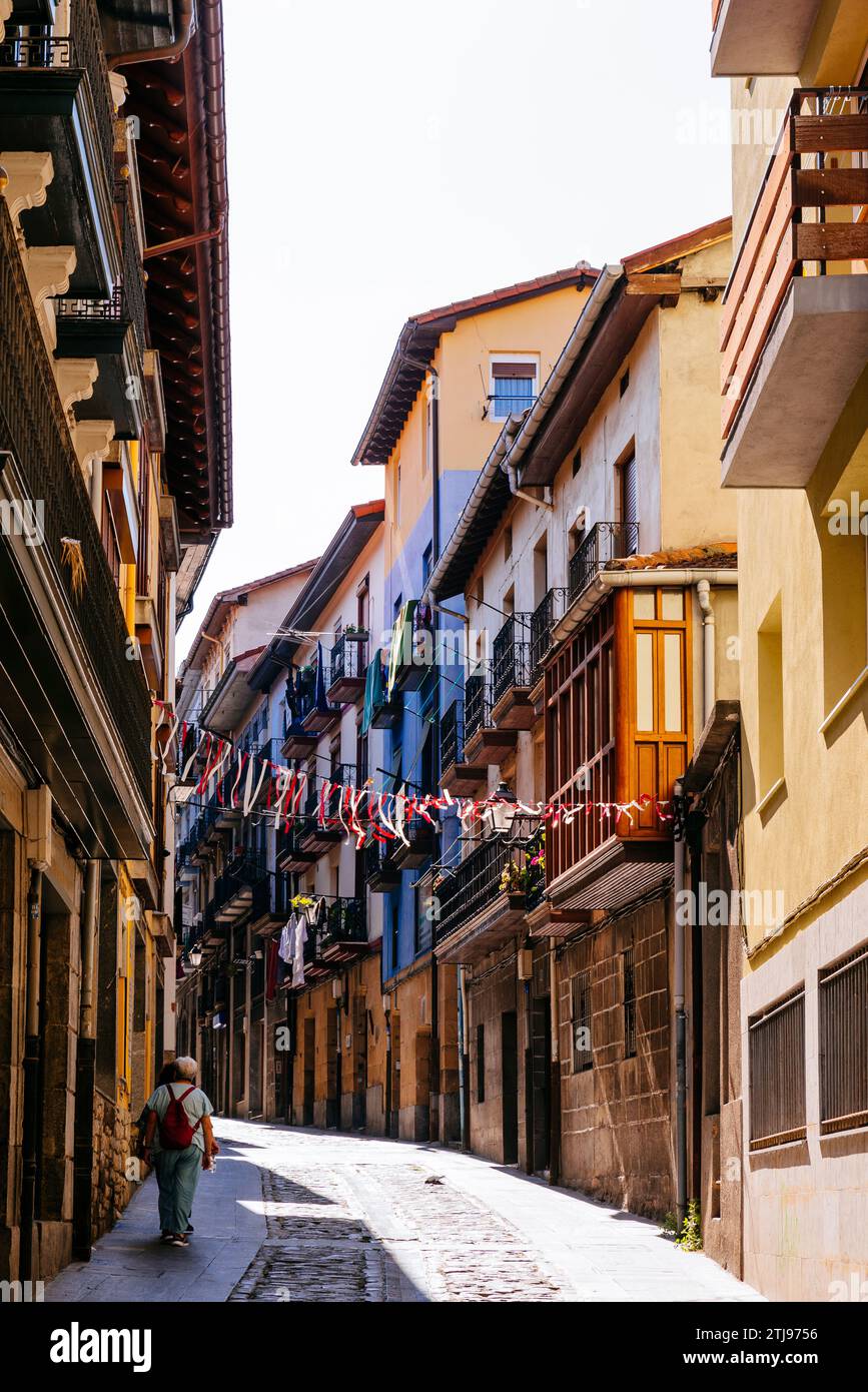 Strada cittadina. Orduña, Vizcaya, País Vasco, Spagna, Europa Foto Stock