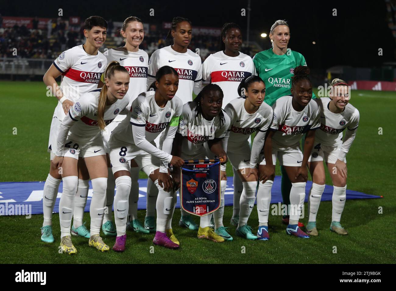Roma, Italia. 20 dicembre 2023. Roma, Italia 20.12.2023: La squadra PSG si è schierata davanti alla partita di calcio UEFA womenÂCHAMPIONS League 2023-2024 AS ROMA vs Paris Saint-Germain allo stadio tre fontane di Roma. Credito: Agenzia fotografica indipendente/Alamy Live News Foto Stock