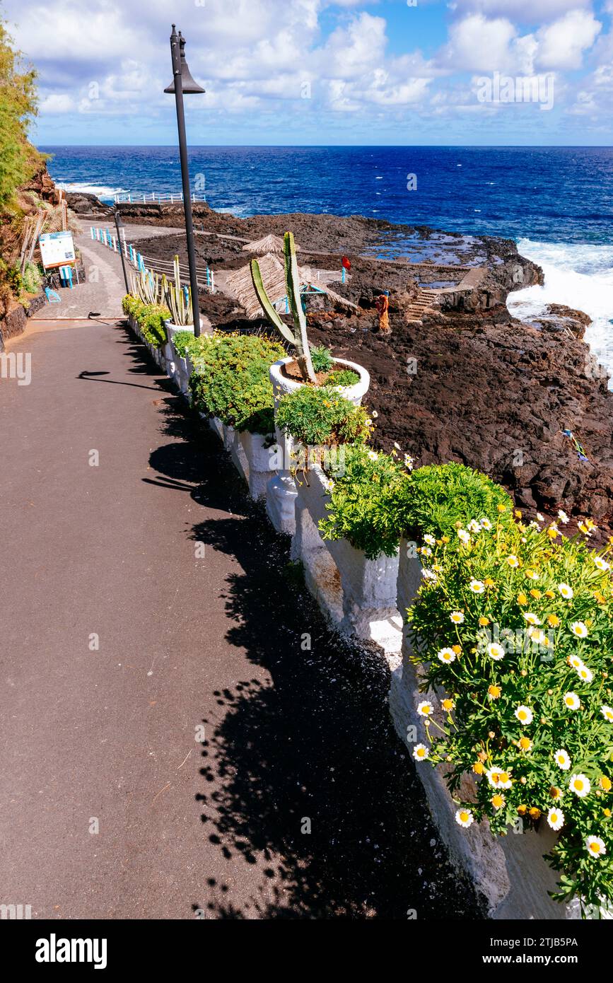 Accesso a El Charco Azul, piscine naturali di acqua salata. San Andrés y Sauces, la Palma, Santa Cruz de Tenerife, Islas Canarias, Spagna Foto Stock