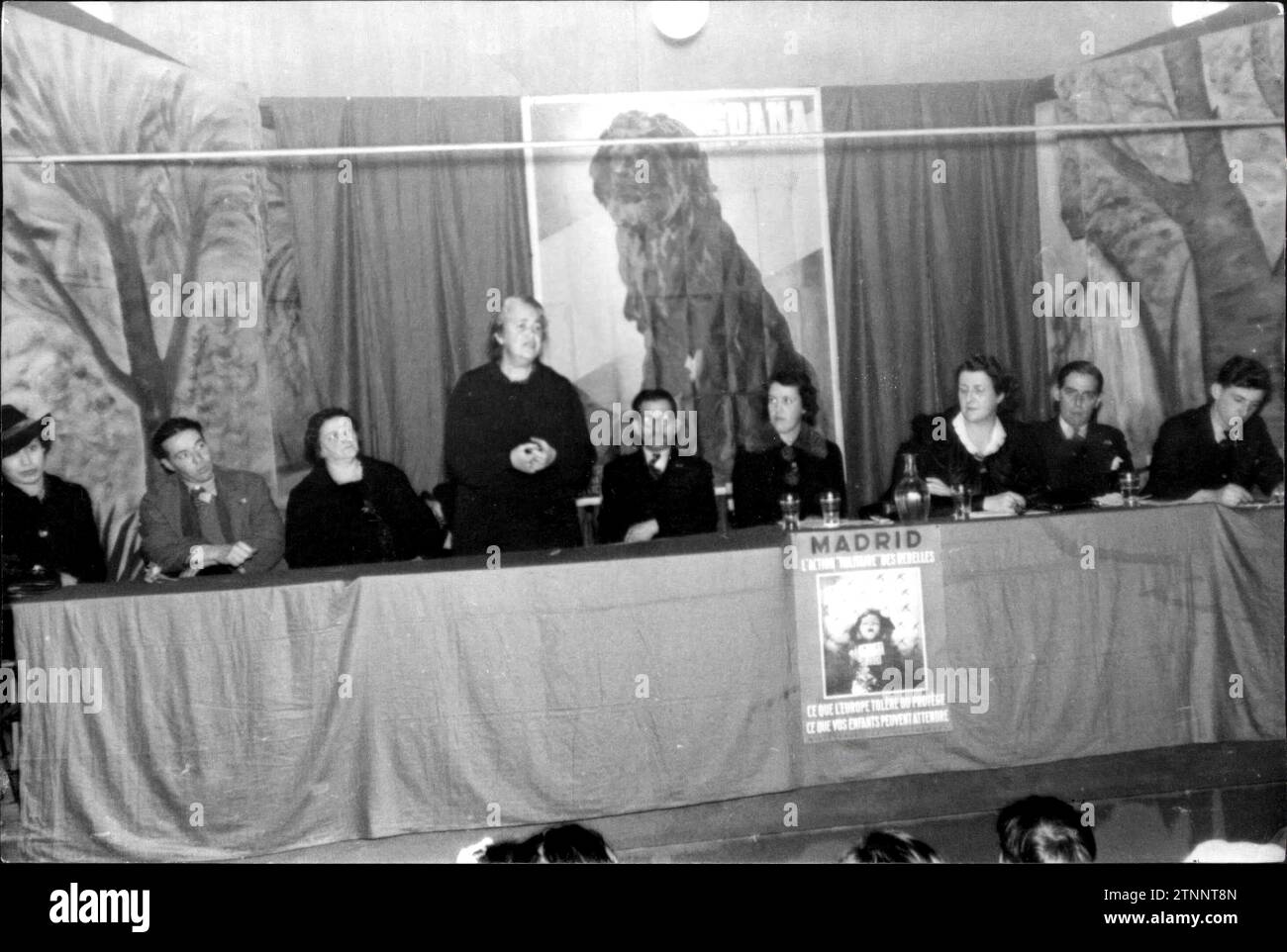 02/28/1938. María Martínez Sierra parla a una manifestazione tenutasi a Bruxelles (Belgio) a favore della causa repubblicana. Crediti: Album / Archivo ABC / Waro Foto Stock