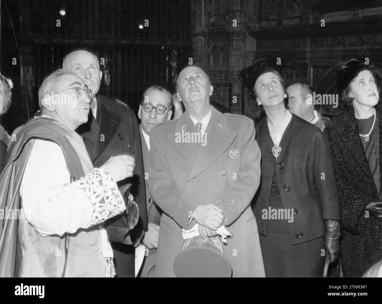 11/23/1961. Soggiorno del Presidente della Repubblica del Portogallo a Madrid, sua Eccellenza Americo Thomas. In The Image, durante la visita che fece alla Cattedrale. Crediti: Album / Archivo ABC / Teodoro Naranjo Domínguez Foto Stock
