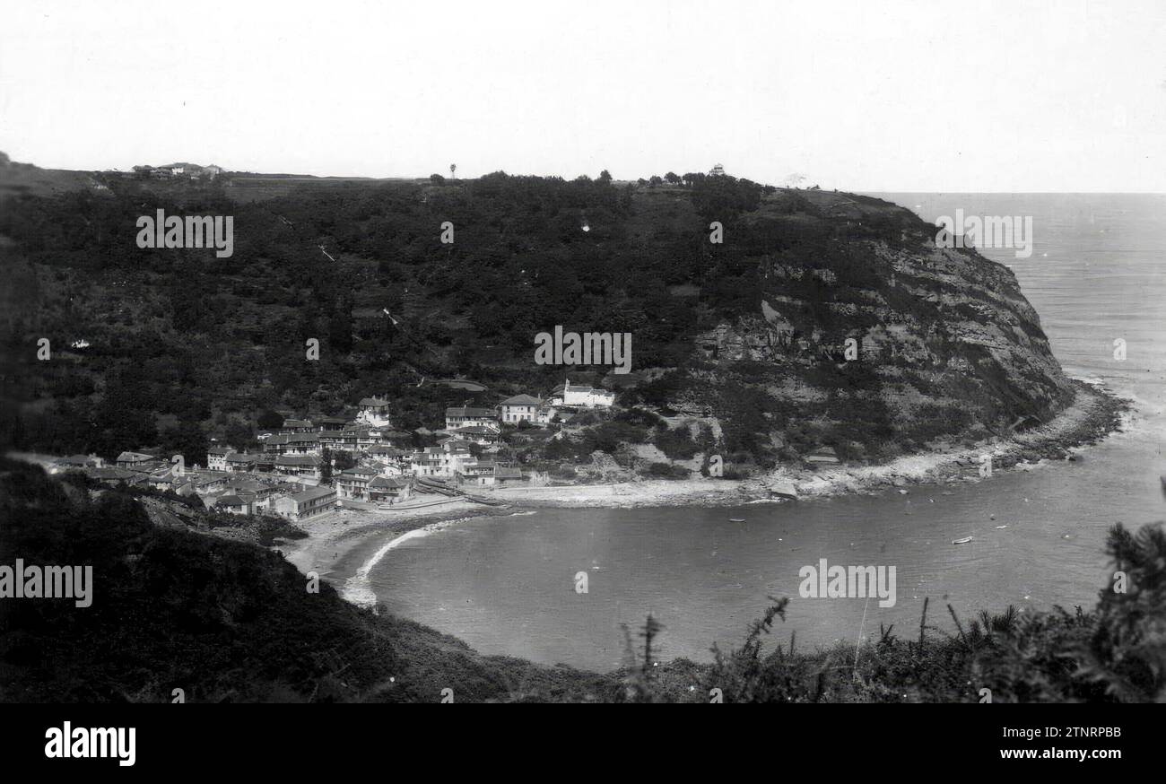 12/31/1957. Vista generale di Tazones (Asturie). Crediti: Album / Archivo ABC / Anselmo del fresno Foto Stock